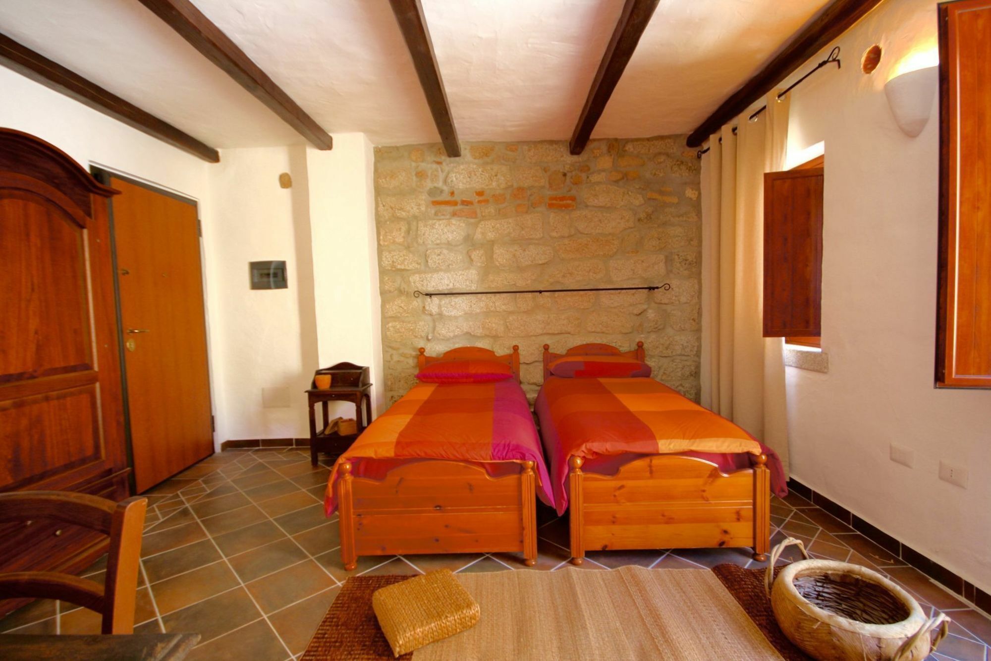 Hotel Amsicora 8 Olbia Esterno foto