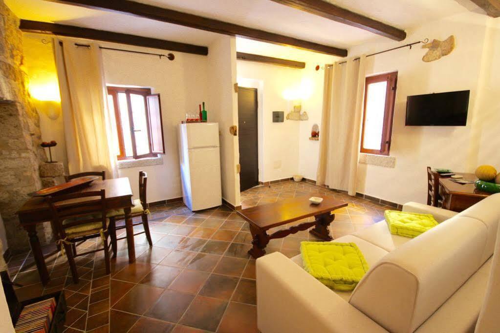 Hotel Amsicora 8 Olbia Esterno foto